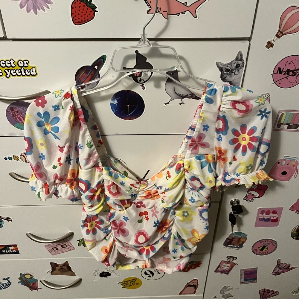 Shein Cropped Shirt W flowers. Size XL